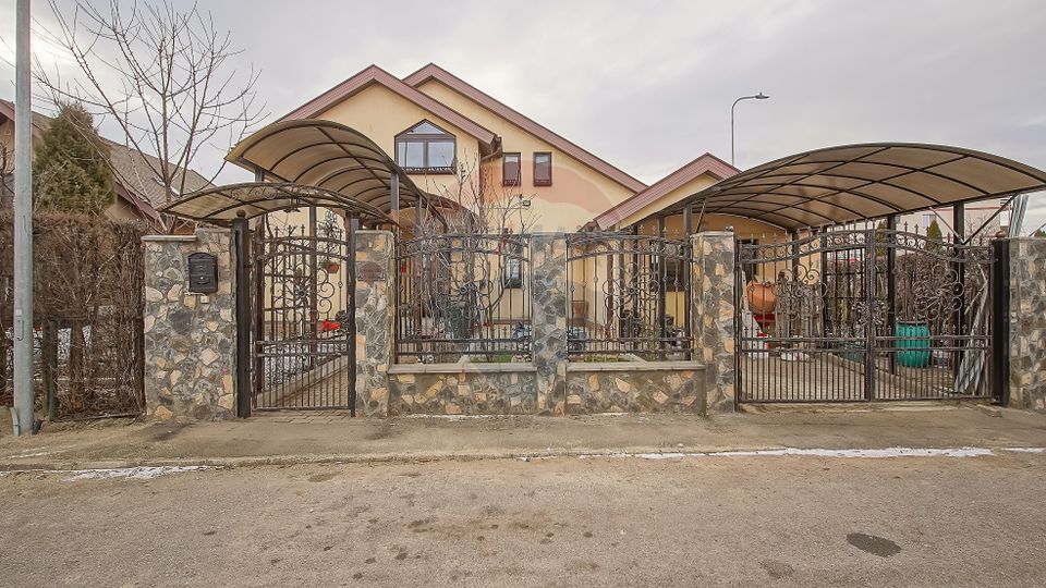 4 room House / Villa for sale, Tractorul area