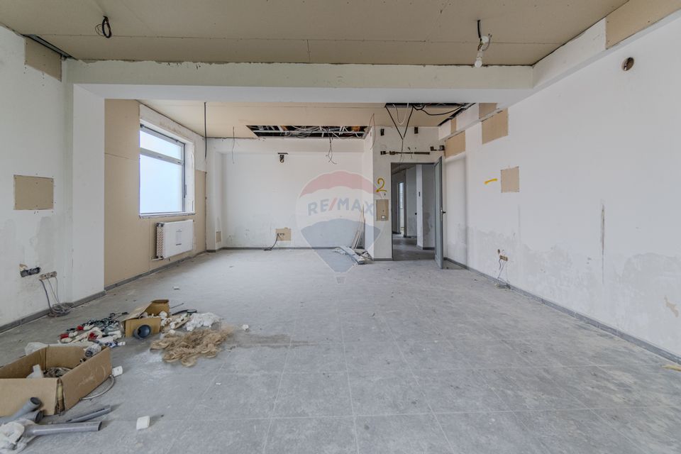 Cladire de 902 mp utili de vânzare, zona Grivitei - DN 13, COMISION 0