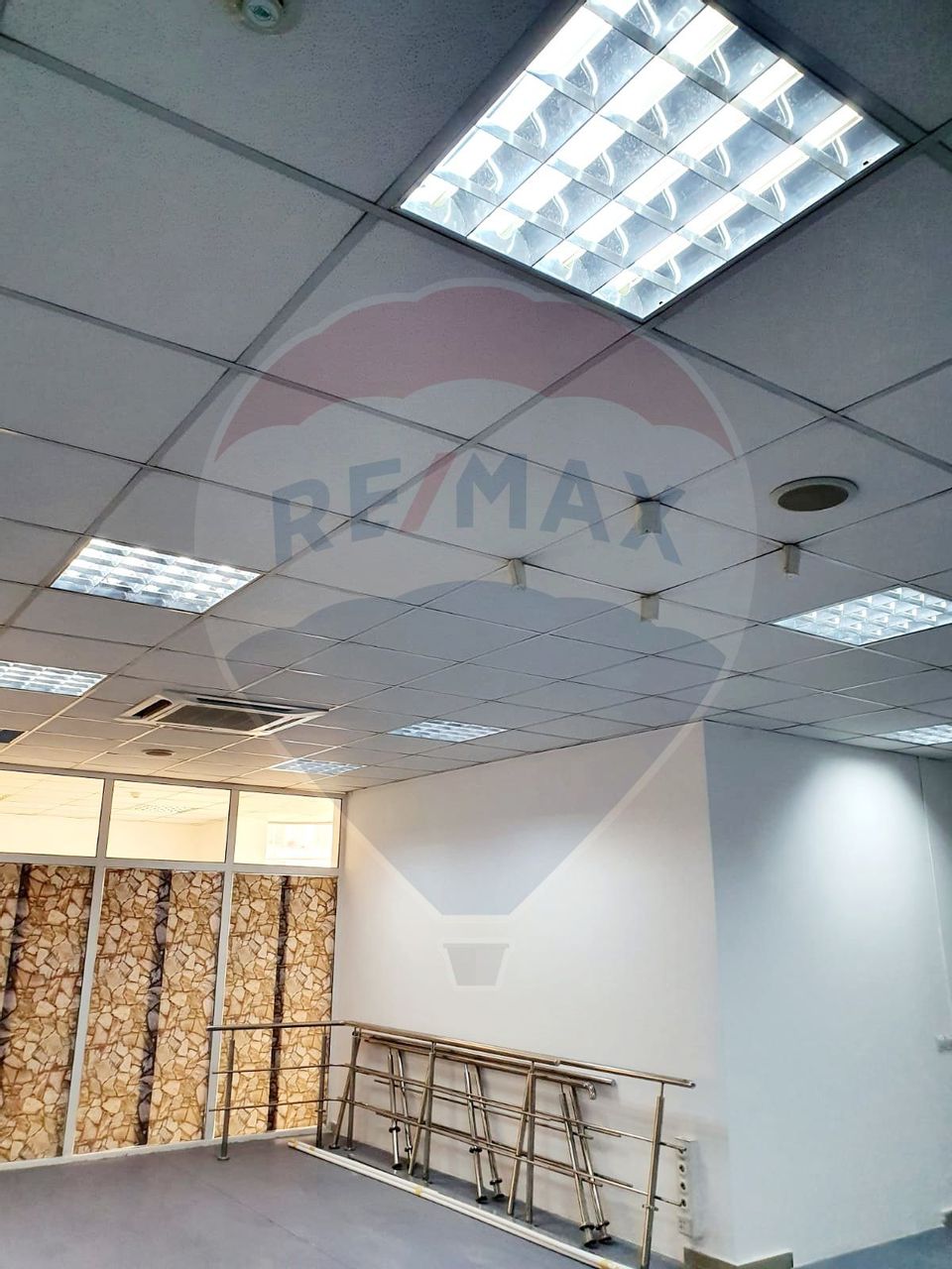 150sq.m Commercial Space for rent, Central area