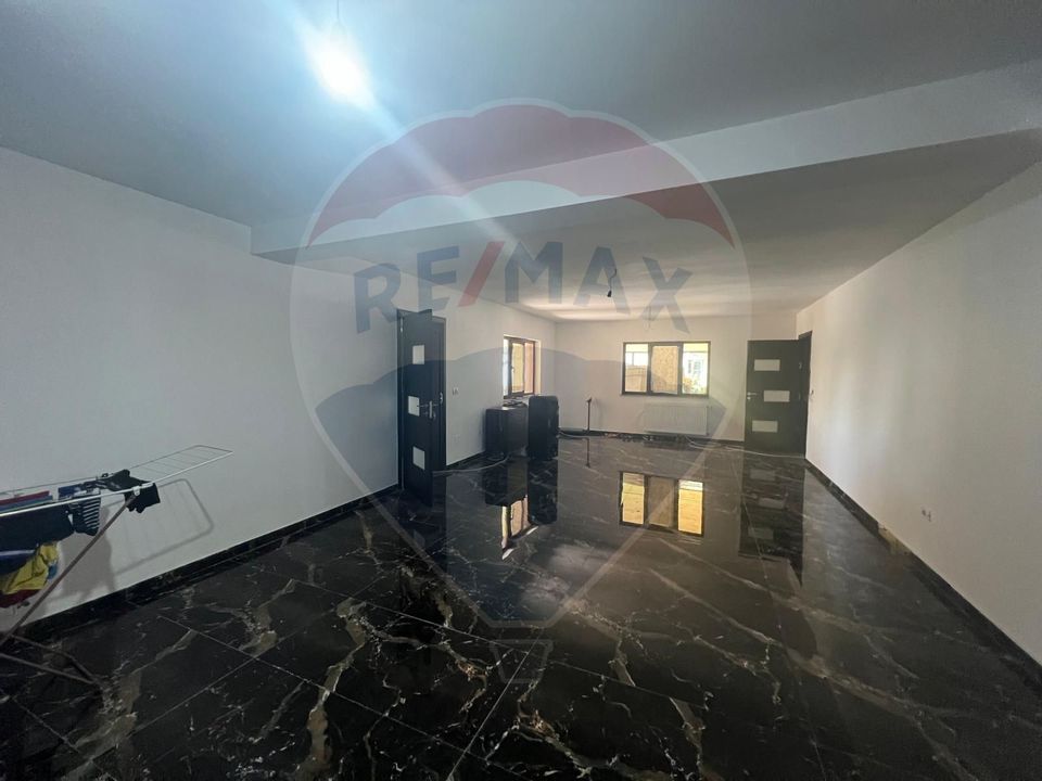 4 room House / Villa for sale