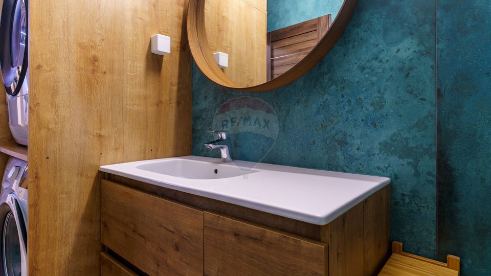 Apartament cu 3 camere de vânzare în zona Semicentral