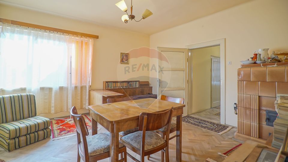 Apartament in vila, de vanzare, în zona Aurel Vlaicu