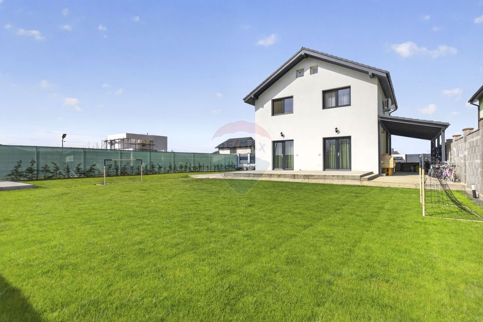 Casă la cheie cu teren 544 mp de vanzare in zona 6 Vanatori,Arad