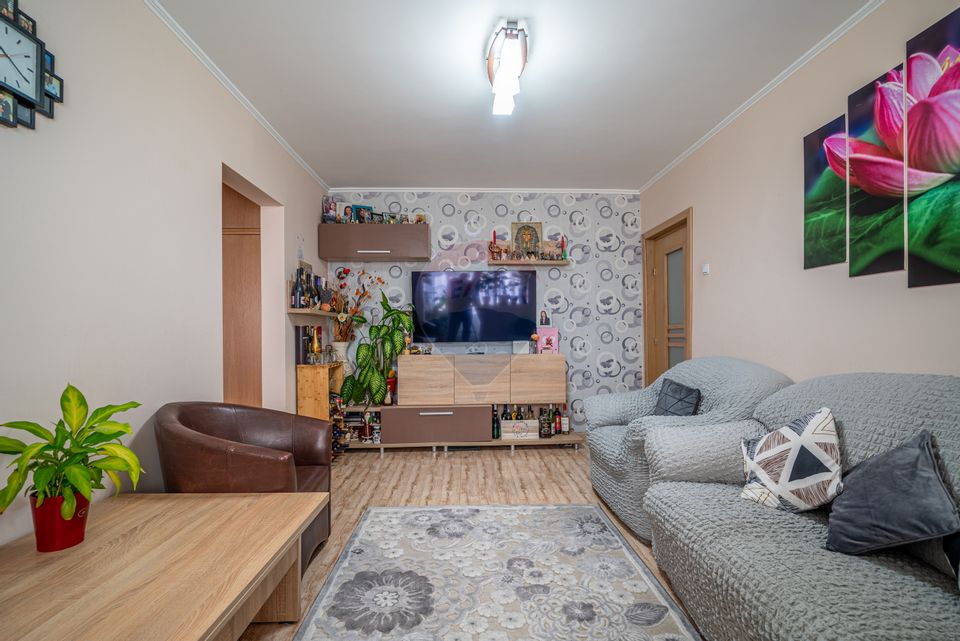 Apartment, 2 rooms, renovated, Ground floor – Breaza