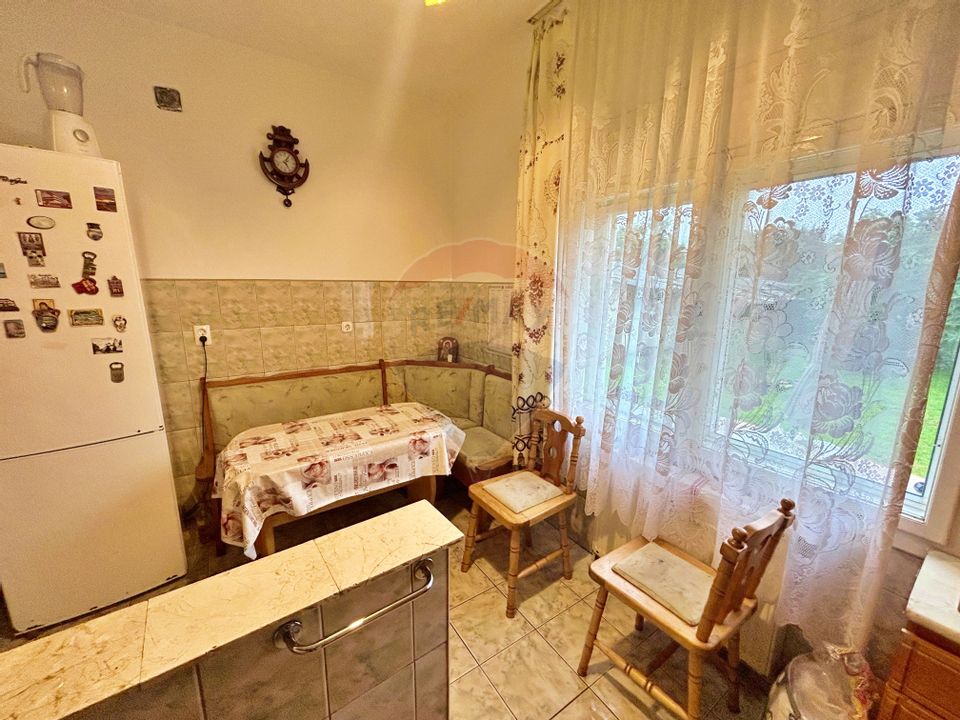 7 room House / Villa for sale, Parneava area