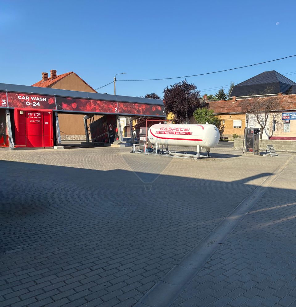 De închiriat spațiu comercial  + posibilitate preluare stație GAZ