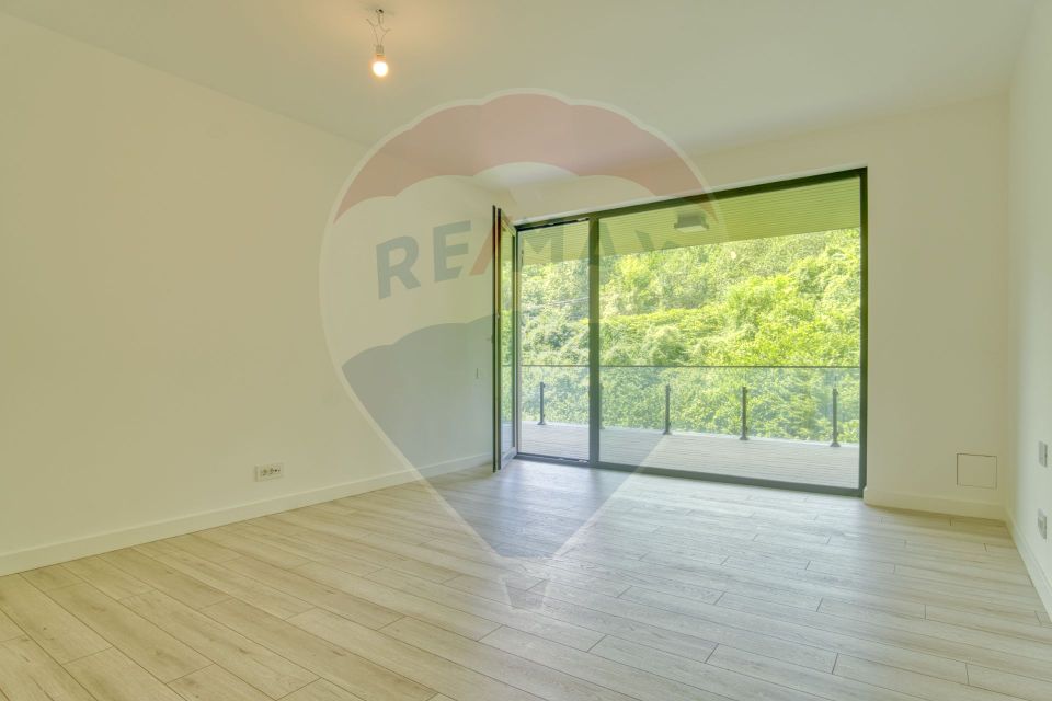 Apartament cu 3 camere de vânzare în zona Drumul Poienii