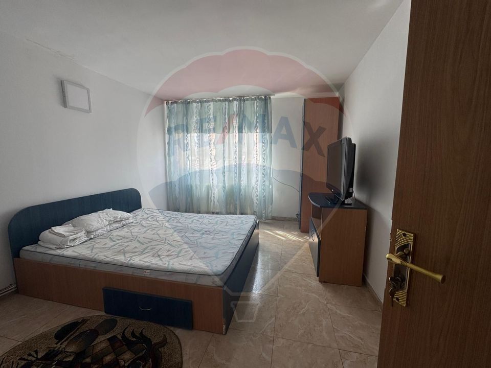 Spațiu comercial de 900mp de vânzare în zona Romanesti