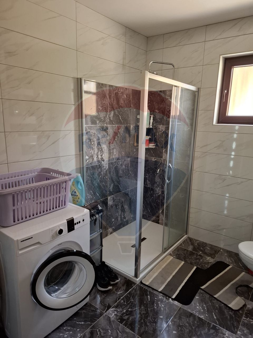 Casă / Vilă cu 5 camere de vânzare