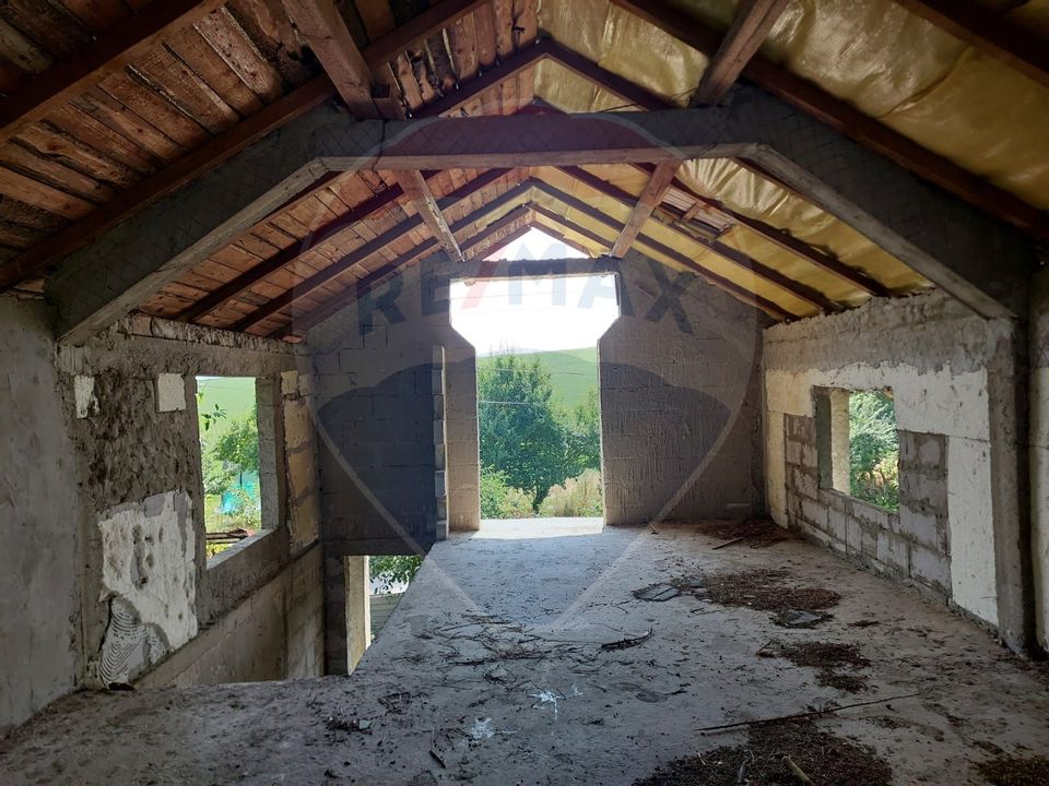 Casa nefinalizata de vanzare in Tisa Silvestri com. Odobesti