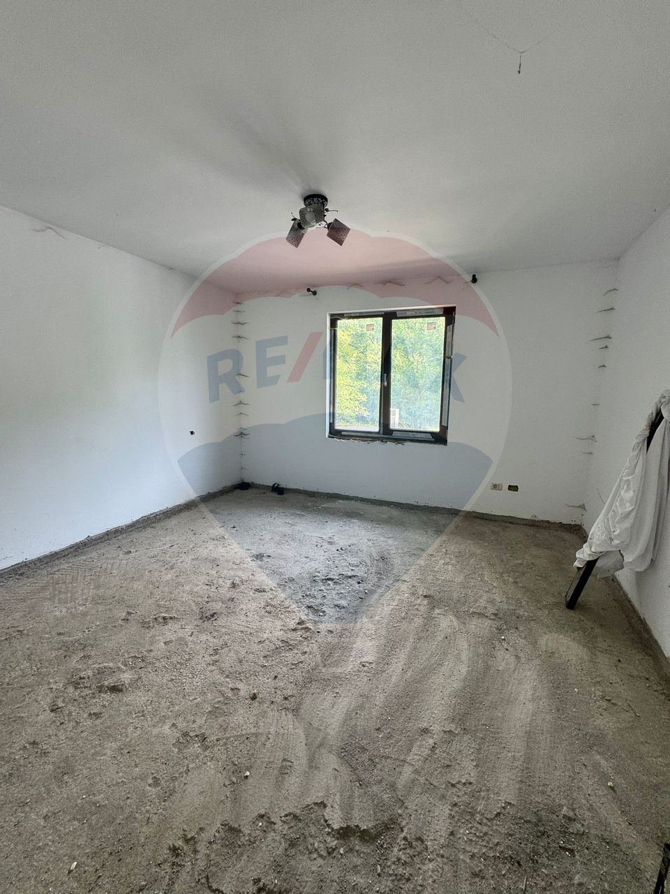 Casă / Vilă cu 7 camere de vânzare