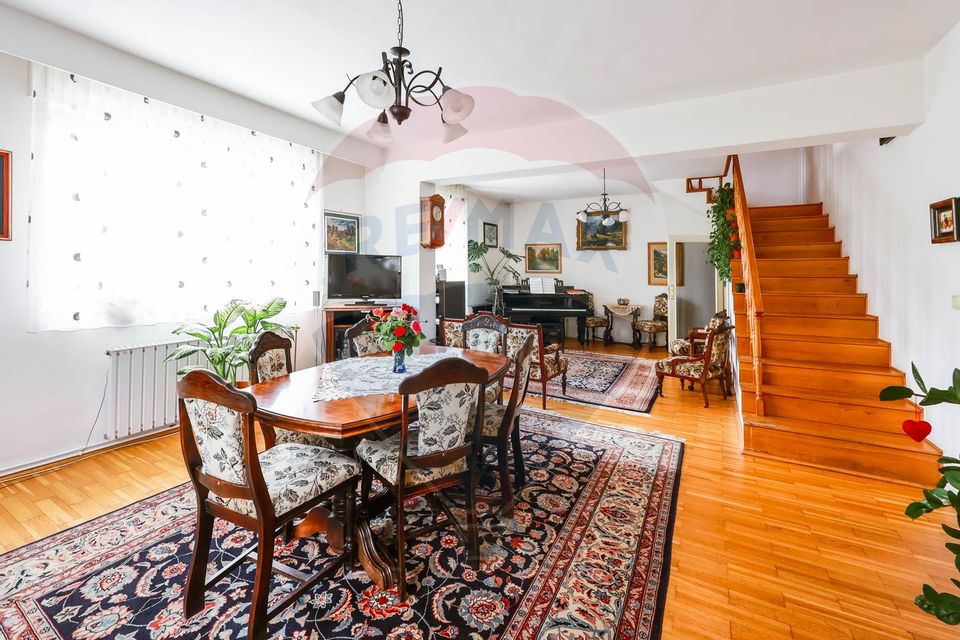 6 room House / Villa for sale, Dealuri Oradea area