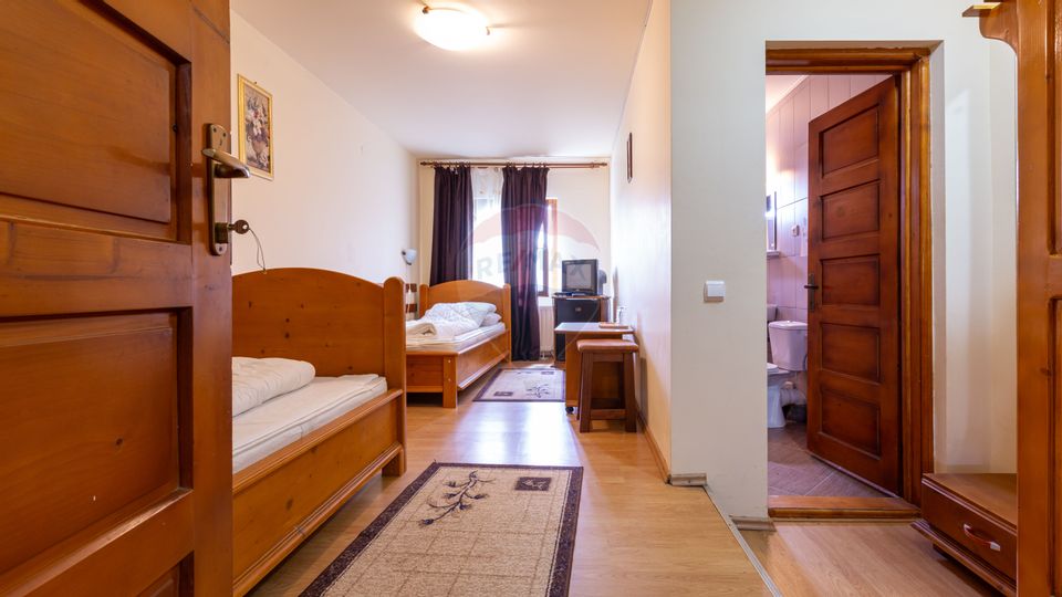 Hotel / Pensiune cu 10 camere de vânzare/Vama Buzaului