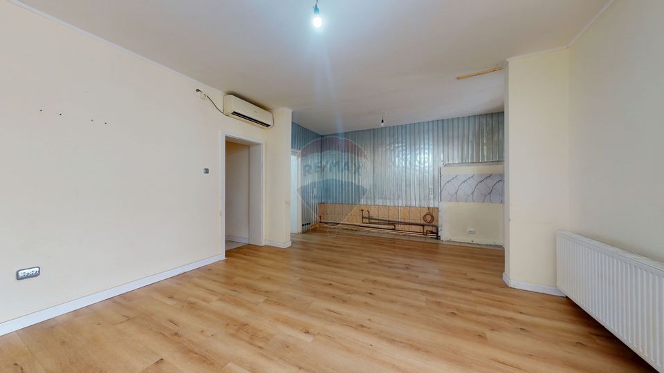 84sq.m Commercial Space for rent, Bartolomeu area