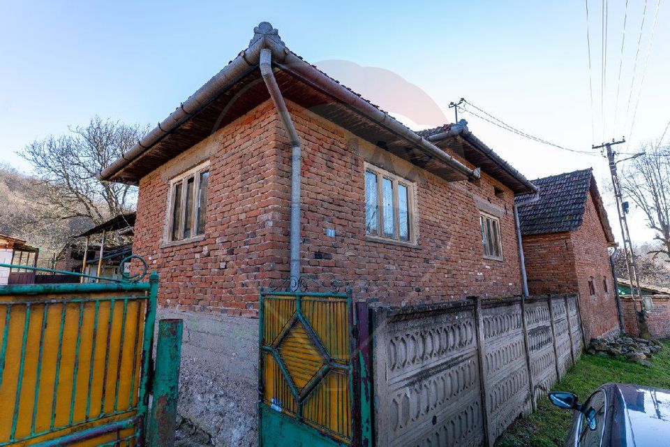 Casă / Vilă cu 4 camere de vânzare