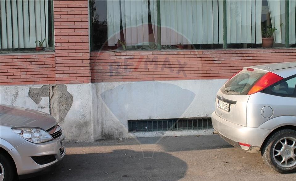 450sq.m Commercial Space for rent, Rovine area