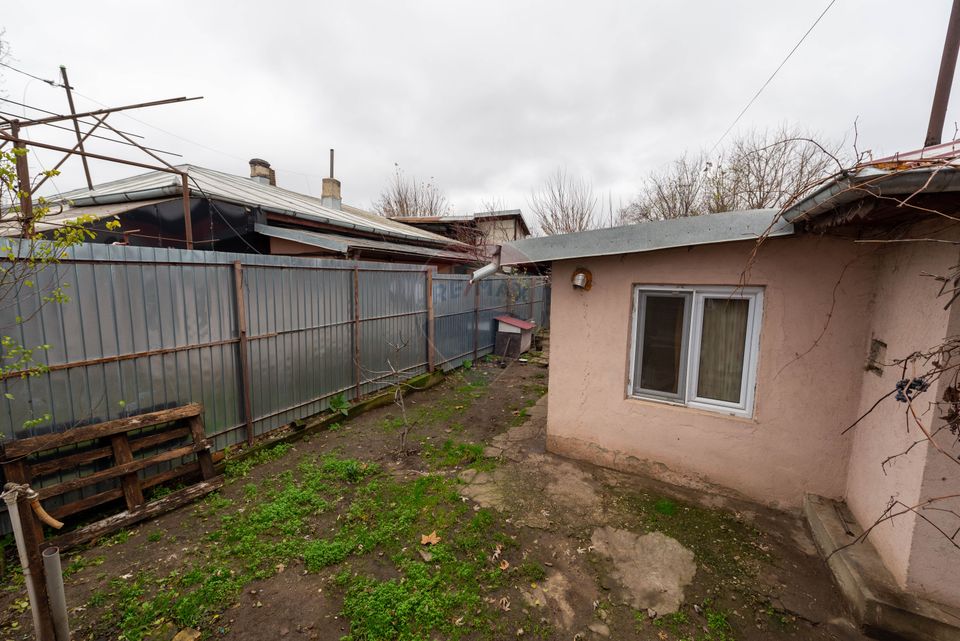 Teren cu casa construita de vanzare 207 mp Soseaua Andronache Hornbach