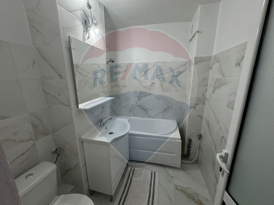 Apartament cu 4 camere de închiriat