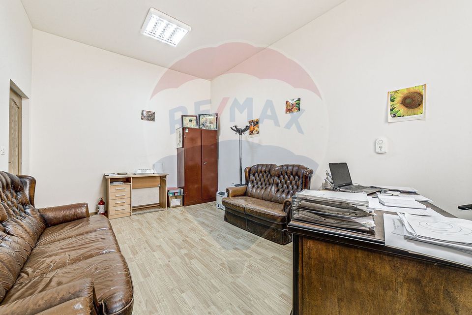 Apartament cu 3 camere de vânzare în zona Ultracentral