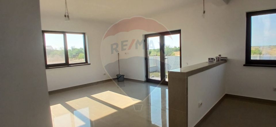 Casa individuala spatioasa cu 5 camere de vanzare in Corbeanca