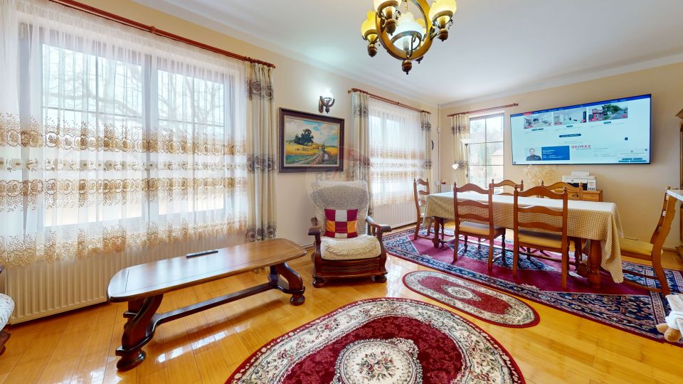 Casă de vânzare Bran Sohodol teren  intravilan 10.331 mp două locuințe