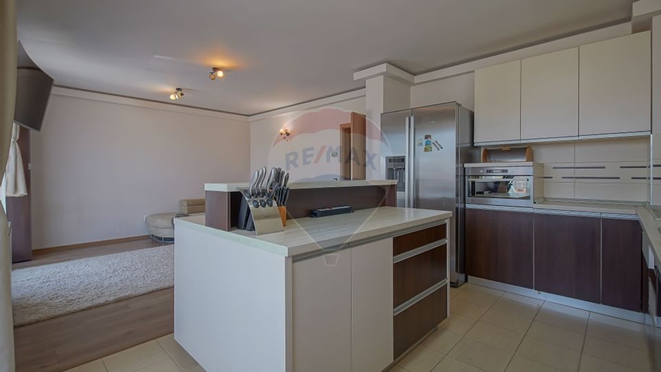 !!  VANDUT !!  Apartament de 3 camere, Tractorul, Brașov