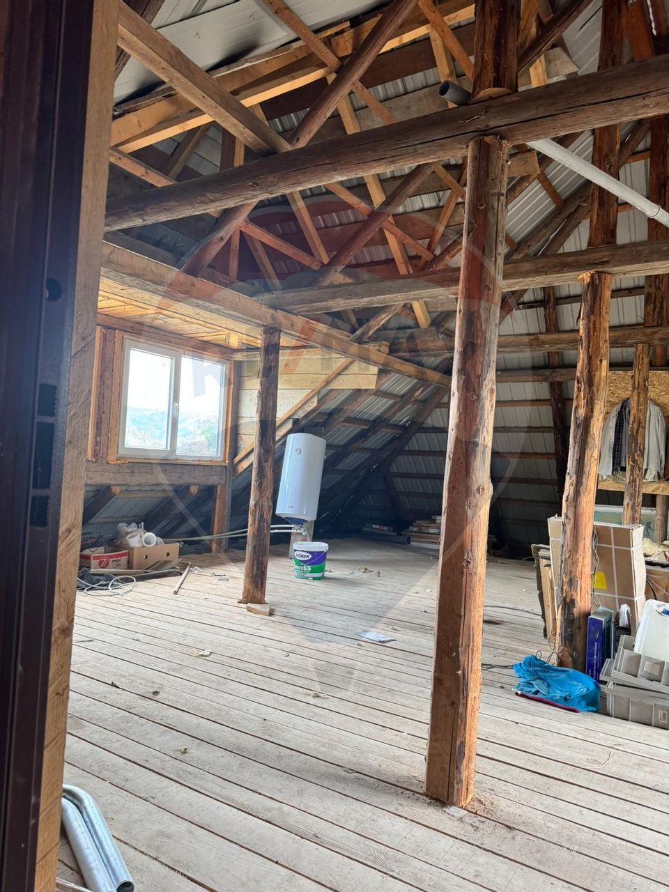 Hotel / Pensiune cu 9 camere de închiriat în zona Est