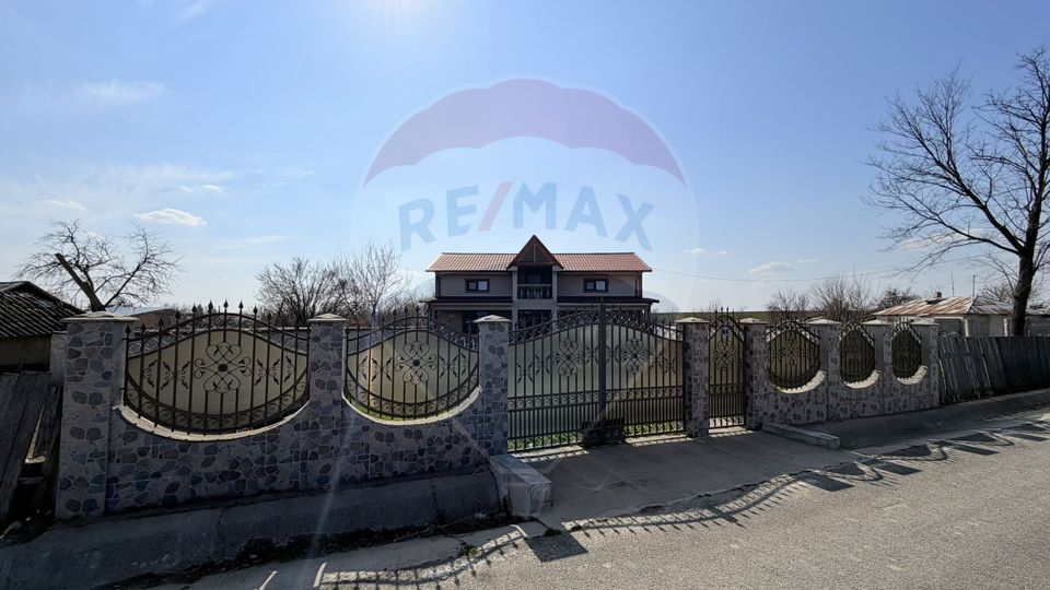 4 room House / Villa for sale