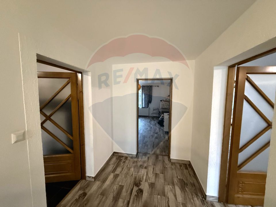 Casă / Vilă cu 5 camere de vânzare