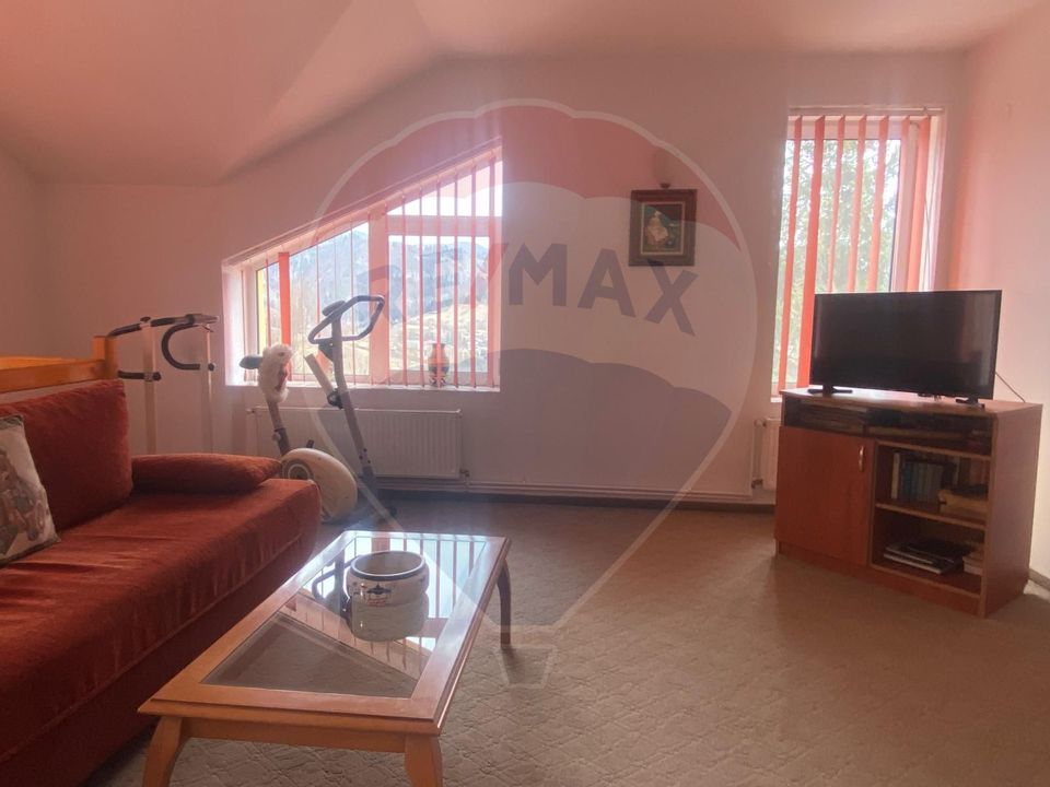 Casă / Vilă cu 6 camere de vânzare Podul Dambovitei/ Arges