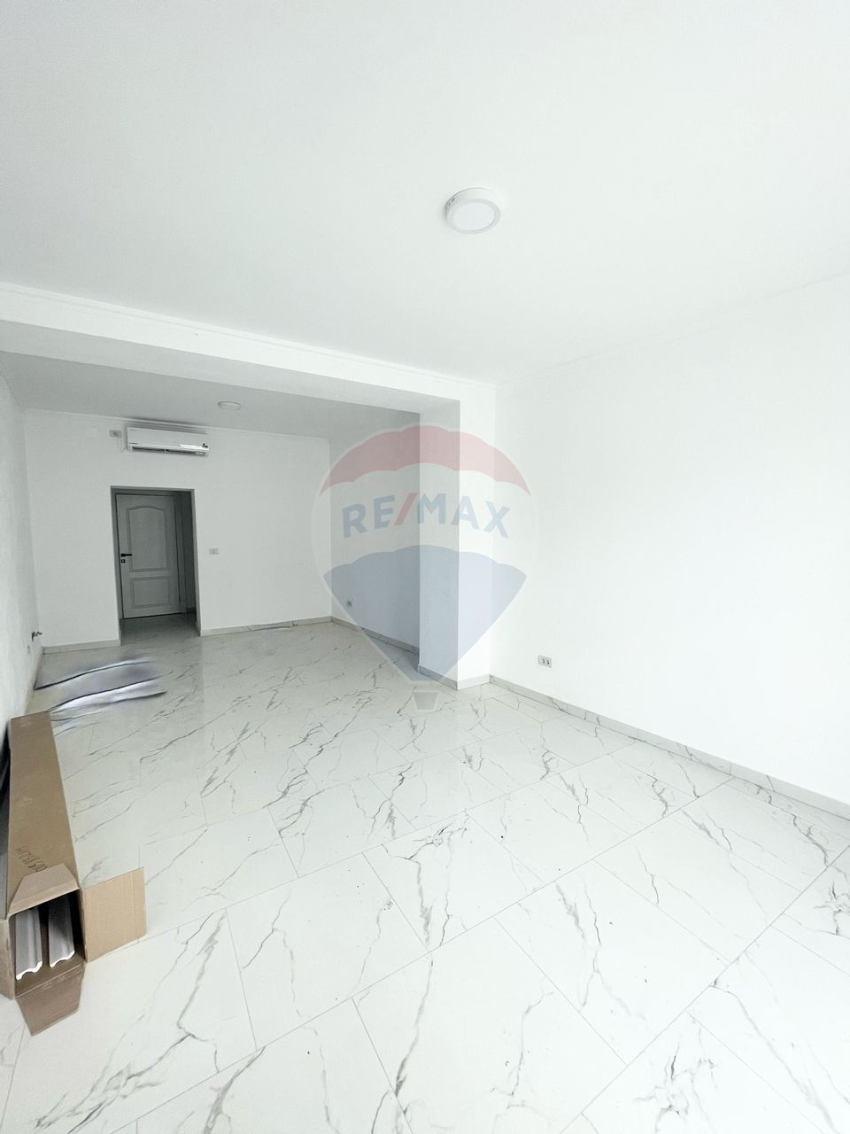 30sq.m Office Space for rent, Podgoria area