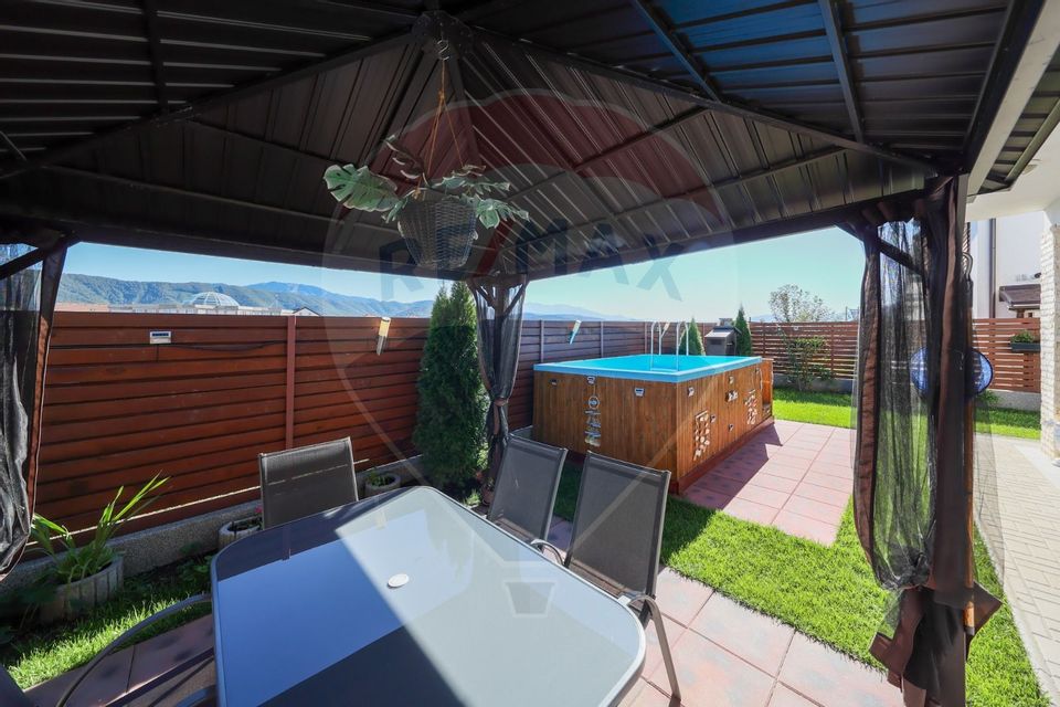 Vila mobilata modern, piscina, zona de interes Ghimbav!