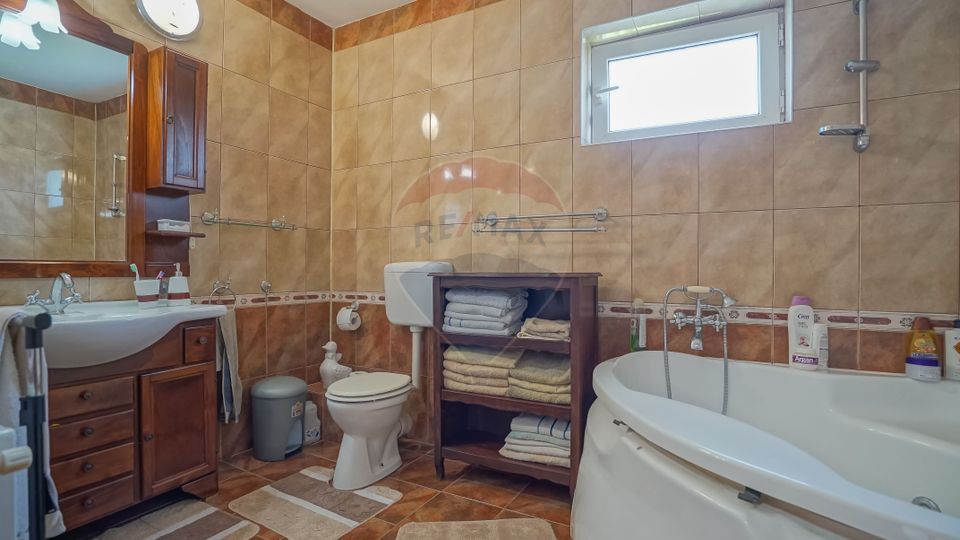 Casa/vila de vanzare, zona unica, Bronzului, cartier Tractorul, Brasov