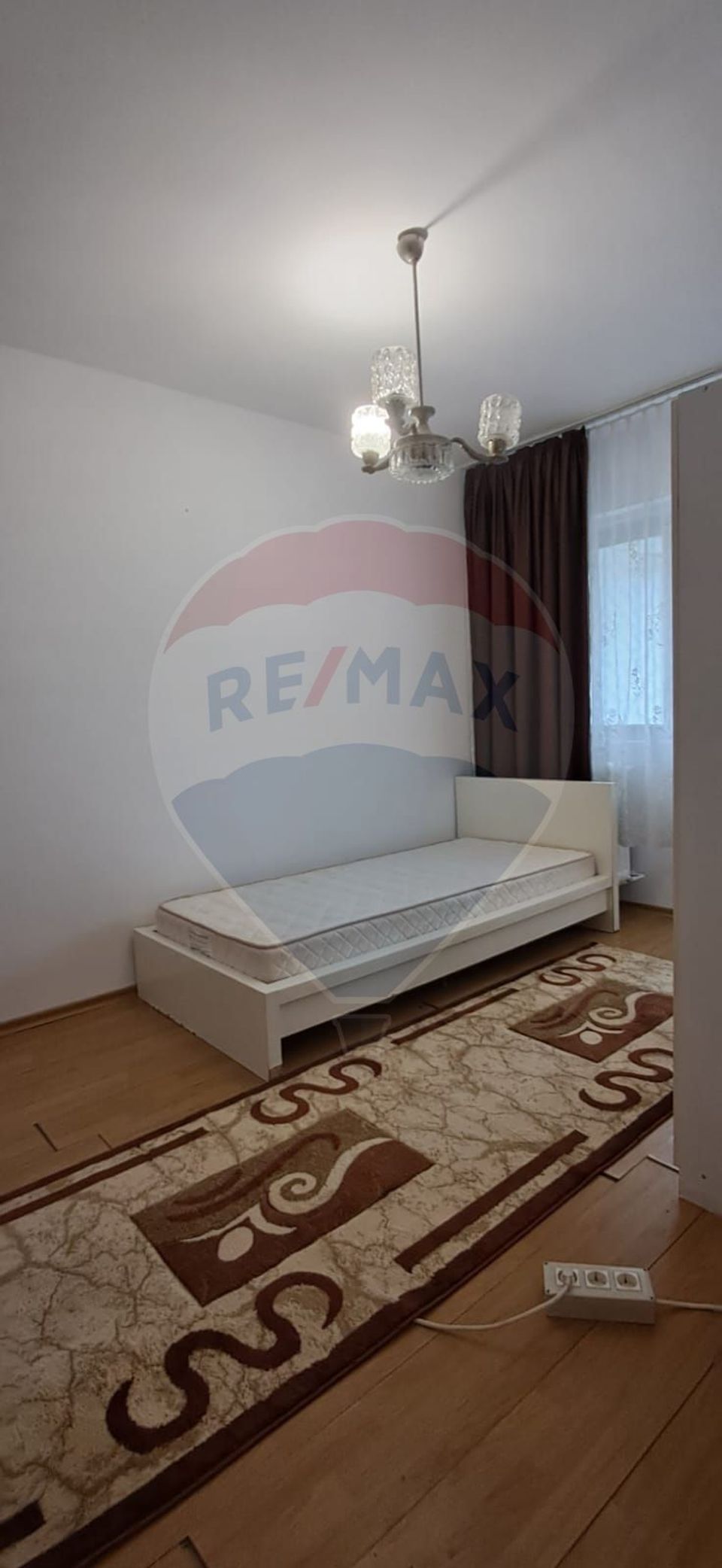 4 room Apartment for rent, P-ta Victoriei area