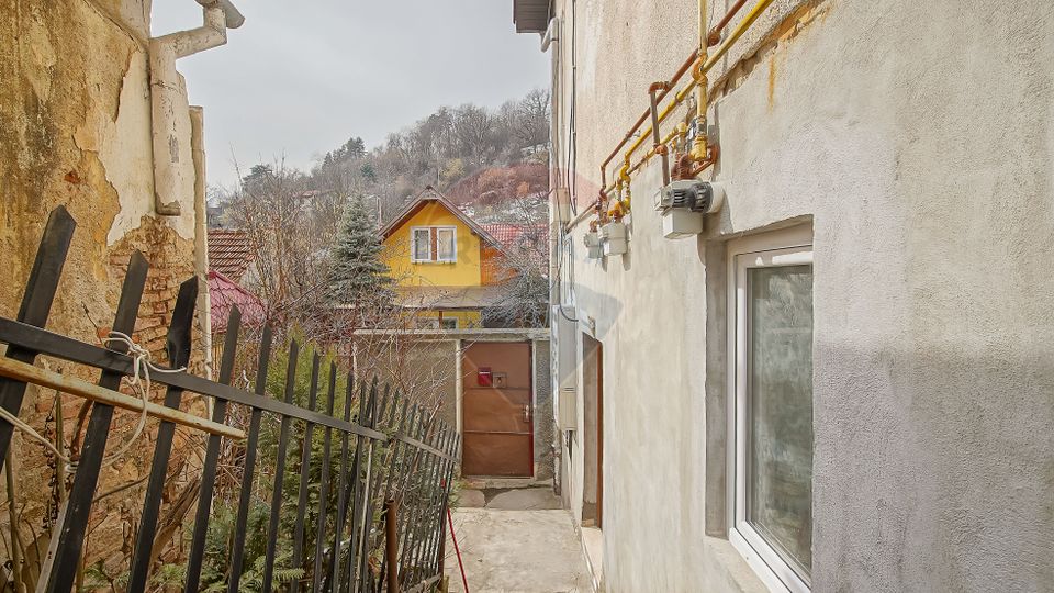 Apartament 3 camere cochet, renovat,  Centrul Istoric