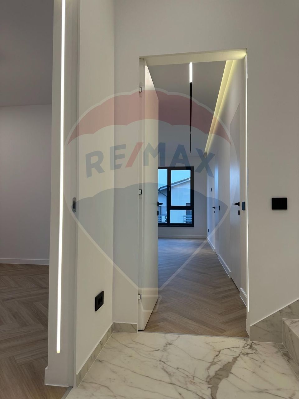 Vila moderna de inchiriat cu 5 camere, prima inchiriere