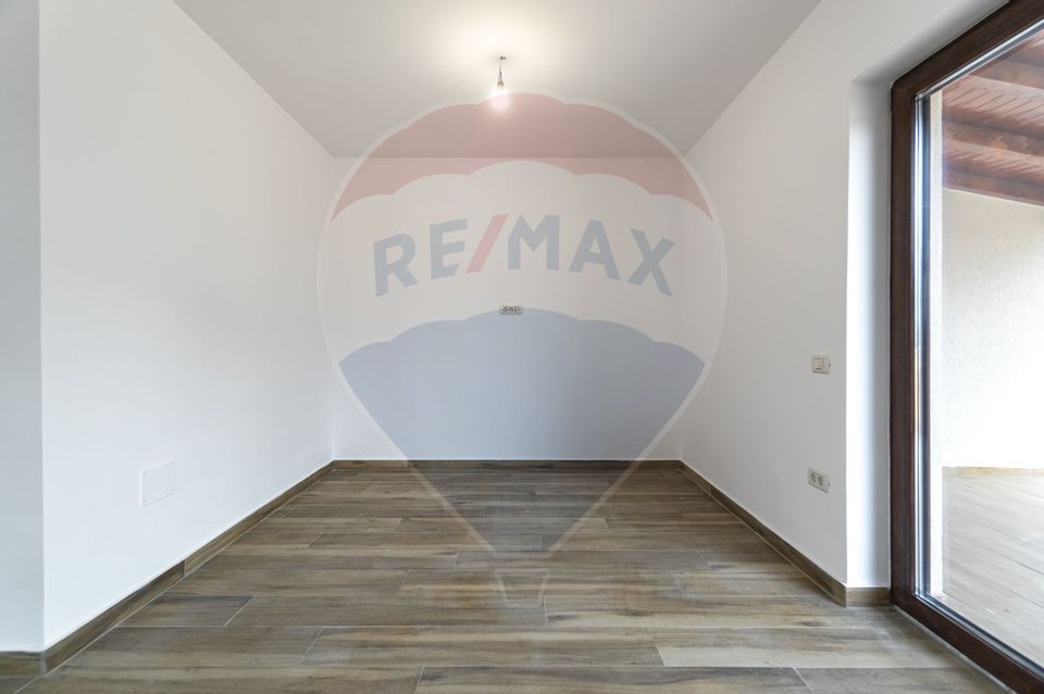 4 room House / Villa for sale