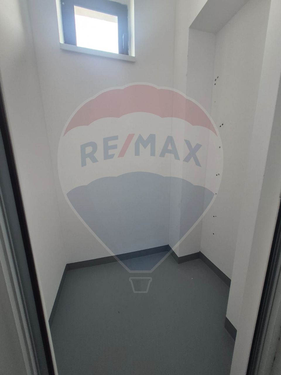 110sq.m Office Space for rent, Alfa area