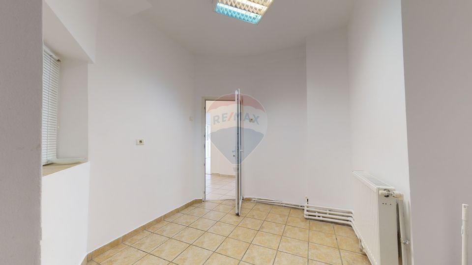 Inchiriez Apartament 4 camere in Piata Romana