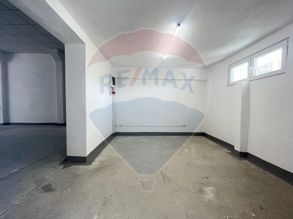 650sq.m Commercial Space for rent