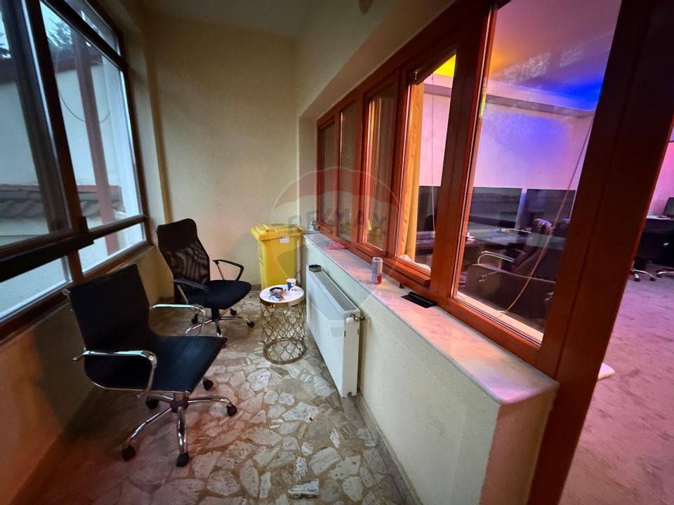 De inchiriat Casă / Vilă 7 camere + curte zona Vatra Luminoasa