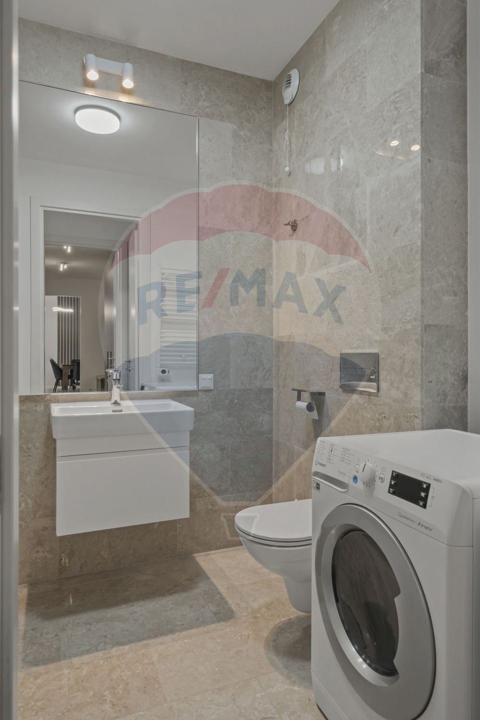 Bright 3-room apartment, underground parking in Luxuria Residence