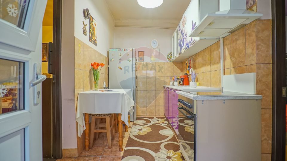 REZERVAT! Apartament pretabil 2 unitati de cazare, colț cu Republicii