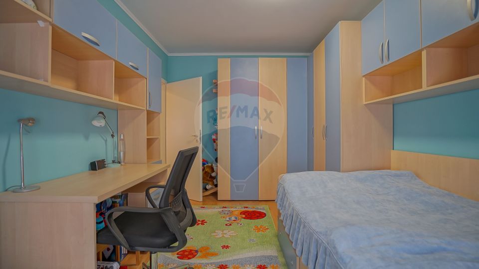 Apartament in vila, 3 camere, Nicolae Labis, Tractorul