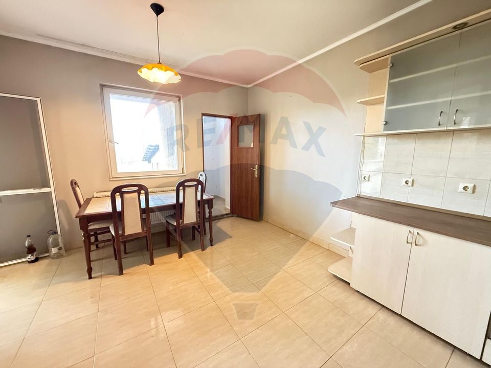 8 room House / Villa for sale