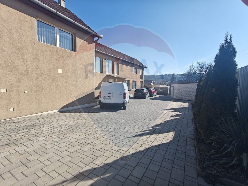 Spațiu comercial suprafata 240mp, curte generoasa, de inchiriat