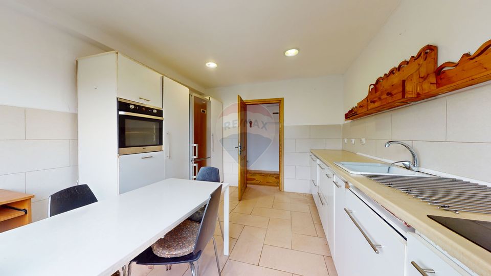 10 room Hotel / Pension for sale