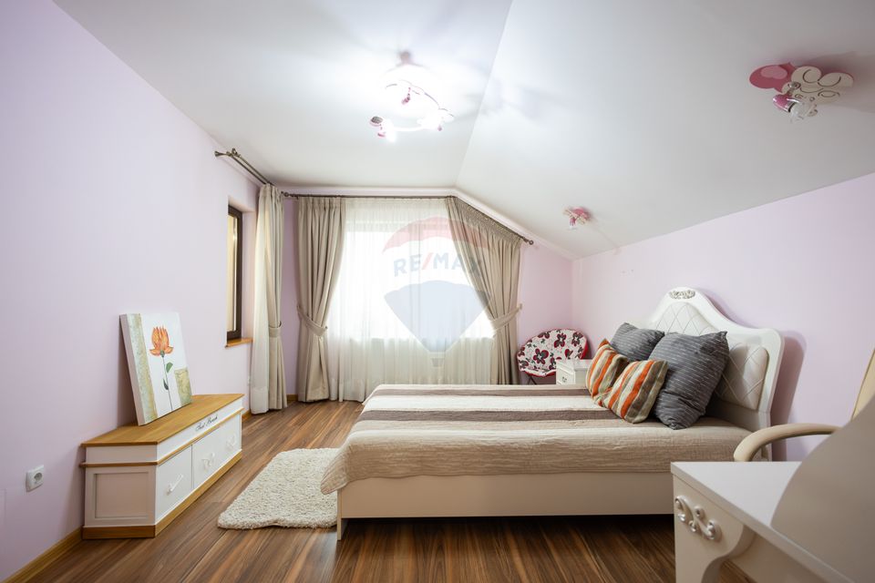 Casa spatioasa de vanzare