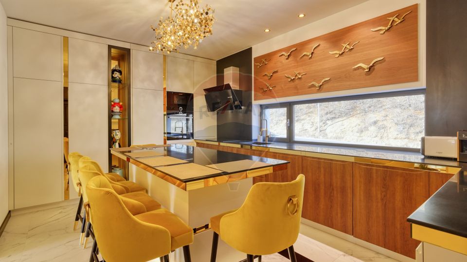 Design, Panorama and Exclusivity — Calea Poienii