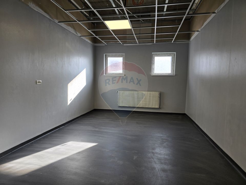 Villa / Guesthouse / Seniors' Asylum, beautiful Moeciu area, parking